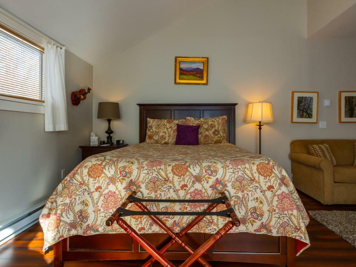 Shaker Mill Inn West Stockbridge Oda fotoğraf